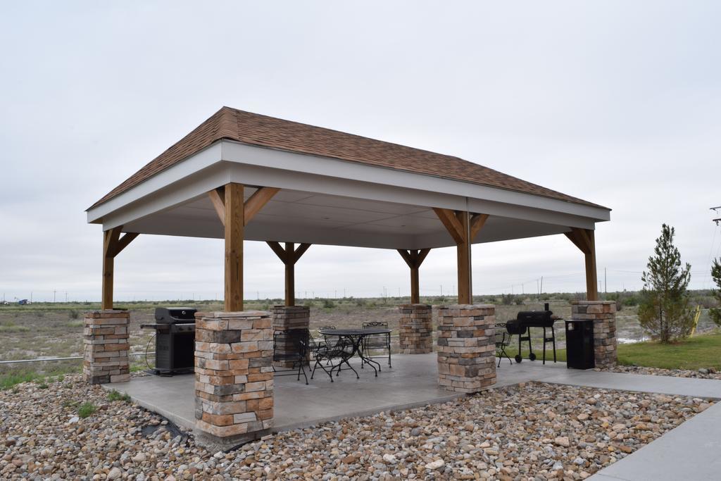 Microtel Inn And Suites Pecos Exterior photo