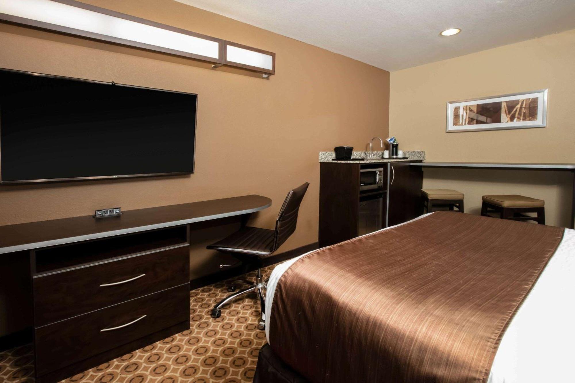 Microtel Inn And Suites Pecos Exterior photo